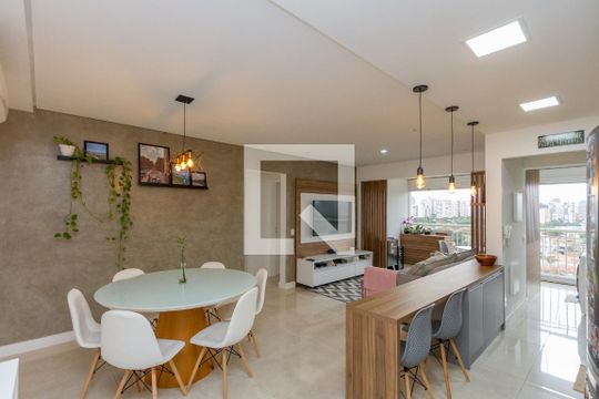 Apartamento à venda com 2 quartos, 73m² em Vila Cordeiro, São Paulo