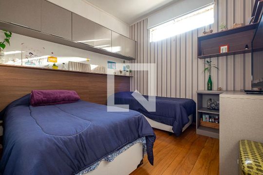Casa 1 - Quarto 2 de casa à venda com 4 quartos, 500m² em Vila Madalena, São Paulo