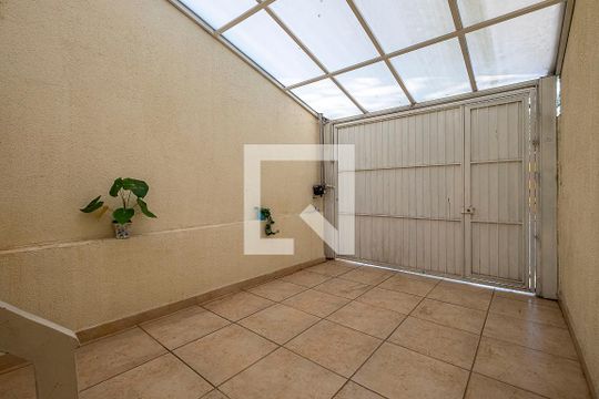 Garagem de casa à venda com 4 quartos, 500m² em Vila Madalena, São Paulo
