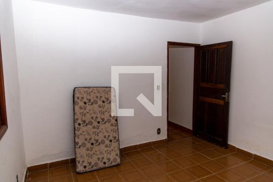 Quarto 1 de casa à venda com 1 quarto, 40m² em Taboão, Diadema