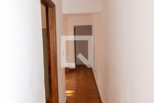 Corredor de casa à venda com 1 quarto, 40m² em Taboão, Diadema