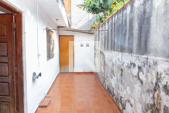 Quintal de casa à venda com 1 quarto, 40m² em Taboão, Diadema