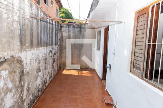 Quintal de casa à venda com 1 quarto, 40m² em Taboão, Diadema