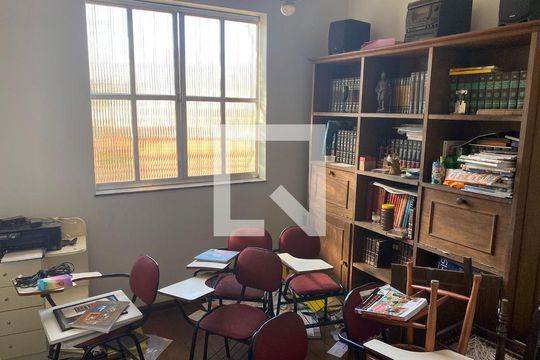 Casa à venda com 6 quartos, 200m² em Cruzeiro, Belo Horizonte