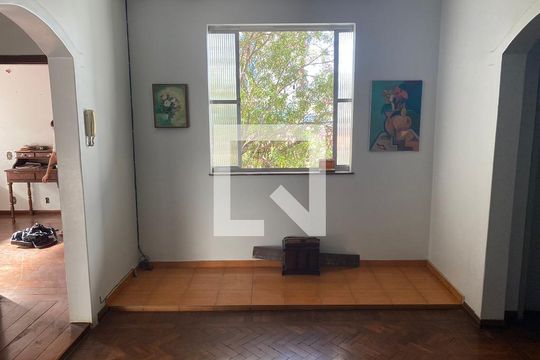 Casa à venda com 6 quartos, 200m² em Cruzeiro, Belo Horizonte