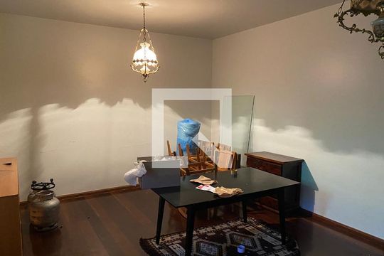 Casa à venda com 6 quartos, 200m² em Cruzeiro, Belo Horizonte