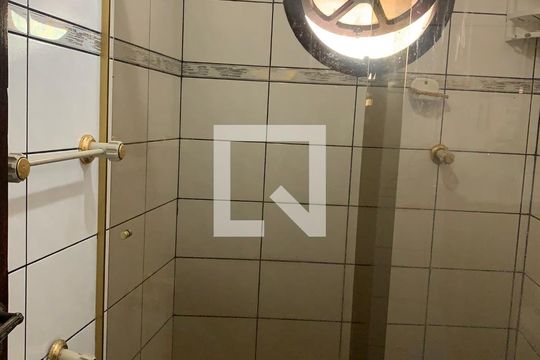 Banheiro de casa de condomínio à venda com 2 quartos, 800m² em Jardim Vila Galvão, Guarulhos
