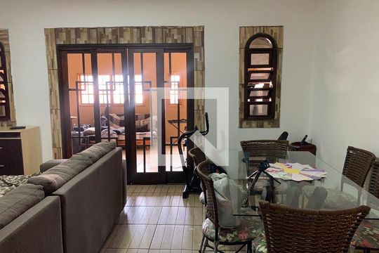 Sala de casa de condomínio à venda com 2 quartos, 800m² em Jardim Vila Galvão, Guarulhos