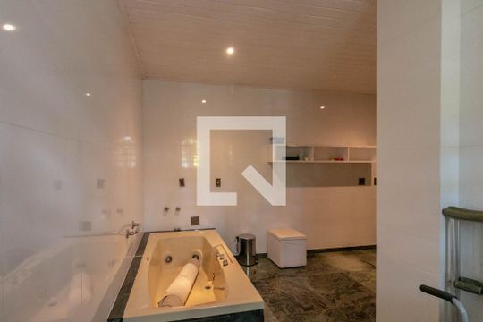 Banheiro da Suíte 4 de casa à venda com 4 quartos, 513m² em Belvedere, Belo Horizonte