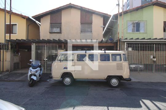 Fachada de casa à venda com 3 quartos, 110m² em Vila São Francisco (zona Sul), São Paulo