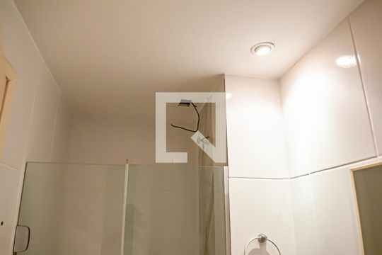 banheiro de apartamento para alugar com 3 quartos, 149m² em Taquara, Rio de Janeiro