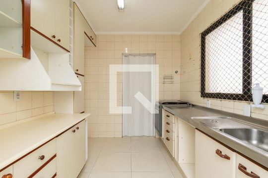 Cozinha de apartamento à venda com 2 quartos, 96m² em Centro, Jundiaí