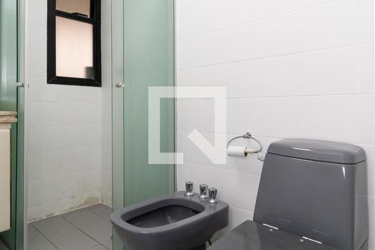 Banheiro da Suíte de apartamento à venda com 2 quartos, 96m² em Centro, Jundiaí