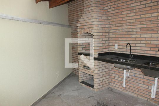 Churrasqueira de casa à venda com 3 quartos, 115m² em Jardim Sabara, São Paulo