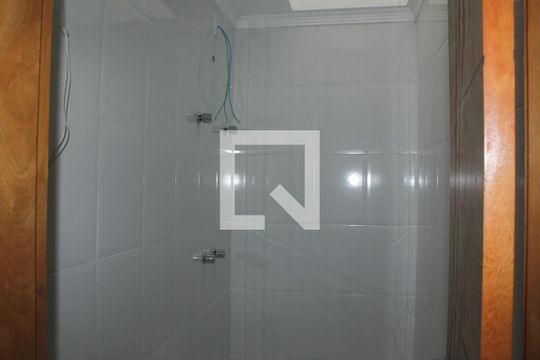 Banheiro de casa à venda com 3 quartos, 115m² em Jardim Sabara, São Paulo