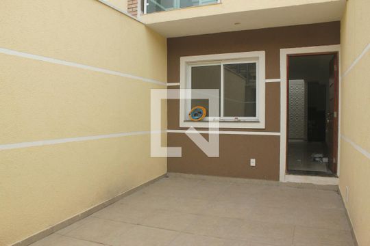 Garagem de casa à venda com 3 quartos, 115m² em Jardim Sabara, São Paulo