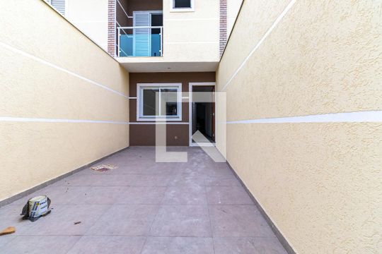 Garagem de casa à venda com 3 quartos, 110m² em Jardim Sabara, São Paulo