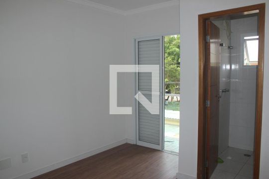 Suíte de casa à venda com 3 quartos, 108m² em Jardim Sabara, São Paulo
