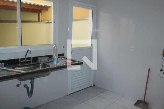 Cozinha de casa à venda com 3 quartos, 108m² em Jardim Sabara, São Paulo