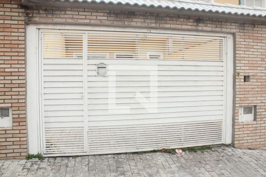 Fachada de casa à venda com 3 quartos, 108m² em Jardim Sabara, São Paulo
