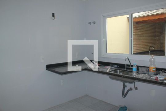 Cozinha de casa à venda com 3 quartos, 108m² em Jardim Sabara, São Paulo