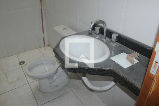 Banheiro de casa à venda com 3 quartos, 108m² em Jardim Sabara, São Paulo
