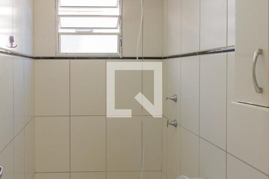 Banheiro de apartamento à venda com 2 quartos, 48m² em Jardim Nova Europa, Campinas