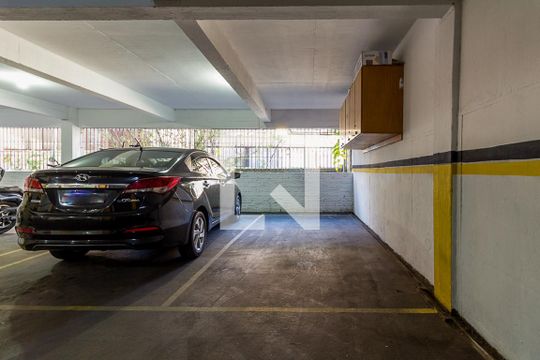 Garagem de apartamento à venda com 3 quartos, 120m² em São João, Porto Alegre