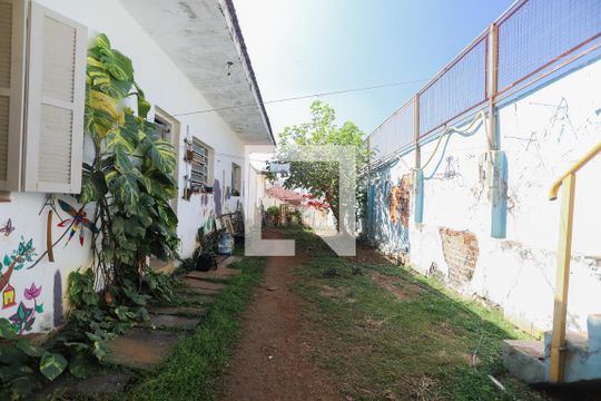 Quintal de casa à venda com 2 quartos, 110m² em Vila Ipojuca, São Paulo