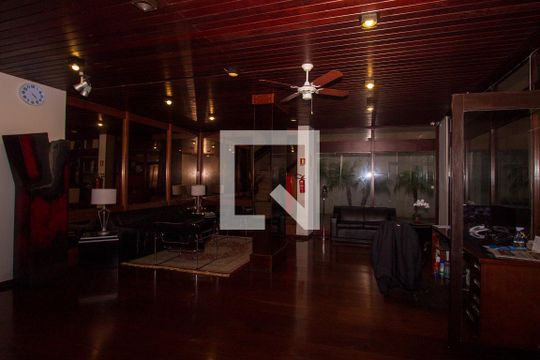 Hall de Entrada de apartamento para alugar com 1 quarto, 47m² em Centro Histórico, Porto Alegre