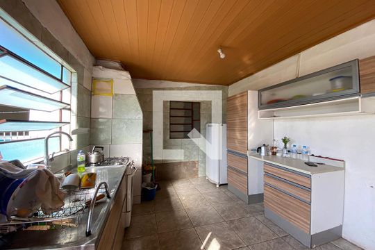 Cozinha de casa à venda com 3 quartos, 100m² em Santos Dumont, São Leopoldo