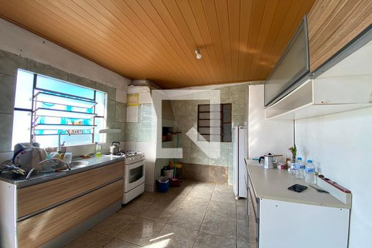 Cozinha de casa à venda com 3 quartos, 100m² em Santos Dumont, São Leopoldo