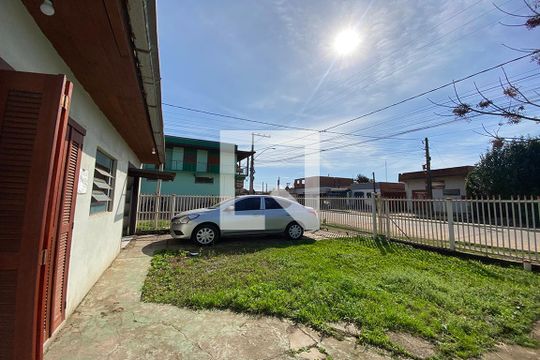 Área Externa de casa à venda com 3 quartos, 100m² em Santos Dumont, São Leopoldo