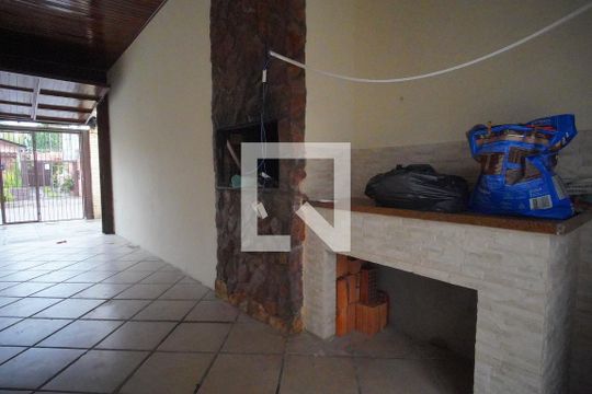 Garagem de casa à venda com 3 quartos, 320m² em Sarandi, Porto Alegre