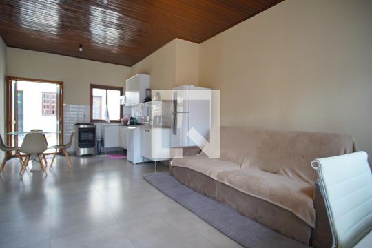 Casa à venda com 3 quartos, 320m² em Sarandi, Porto Alegre
