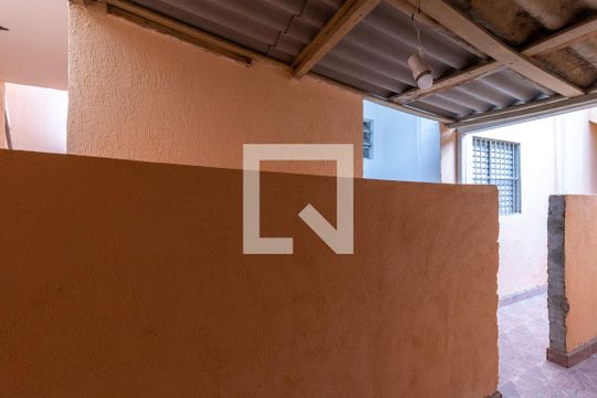 Entrada de casa para alugar com 2 quartos, 60m² em Jardim Franca, São Paulo