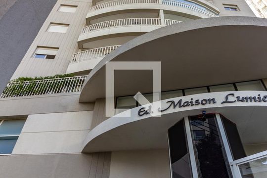 Fachada de apartamento para alugar com 3 quartos, 80m² em Alto da Lapa, São Paulo