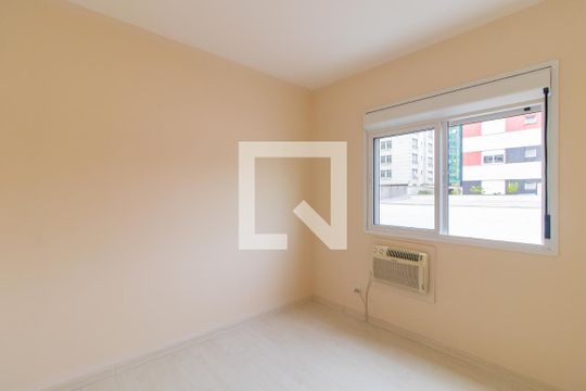 Quarto 1 de apartamento para alugar com 2 quartos, 61m² em Menino Deus, Porto Alegre
