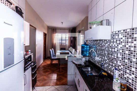 Cozinha de casa à venda com 3 quartos, 210m² em Jaqueline, Belo Horizonte