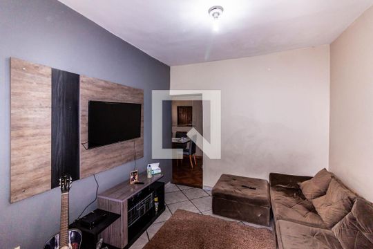 Sala de casa à venda com 3 quartos, 210m² em Jaqueline, Belo Horizonte