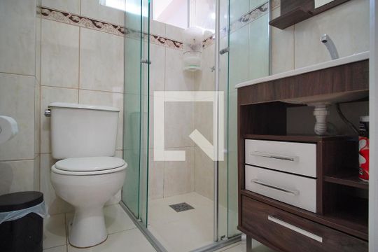 Banheiro de apartamento à venda com 2 quartos, 49m² em Jardim Itu Sabará, Porto Alegre