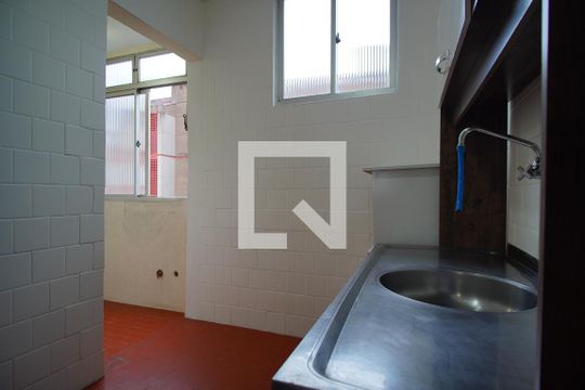 Cozinha de apartamento à venda com 2 quartos, 49m² em Jardim Itu Sabará, Porto Alegre
