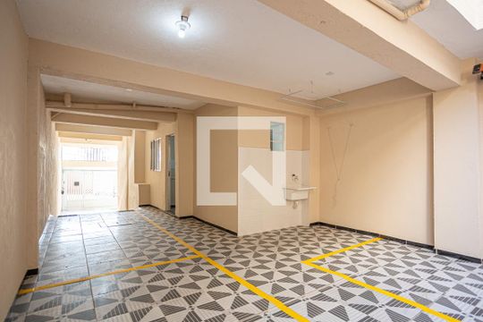 Garagem de casa para alugar com 2 quartos, 80m² em Santo Antônio, Osasco