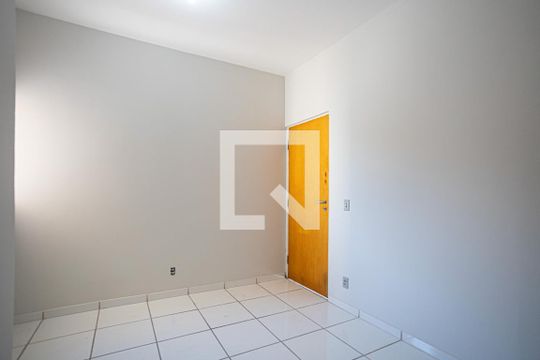 Quarto de casa para alugar com 2 quartos, 80m² em Santo Antônio, Osasco