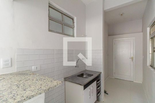 Cozinha de kitnet/studio para alugar com 1 quarto, 35m² em Santa Ifigênia, São Paulo