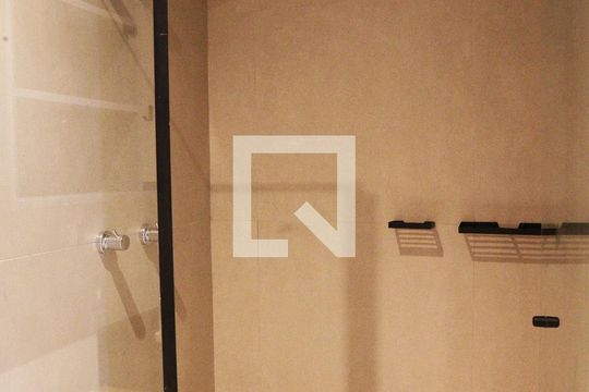 Banheiro de kitnet/studio para alugar com 1 quarto, 23m² em Consolação, São Paulo