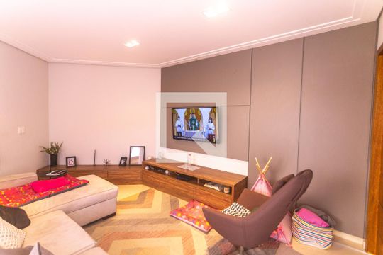 Sala de estar de casa à venda com 3 quartos, 293m² em Taboão, São Bernardo do Campo
