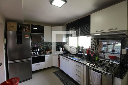 Cozinha de apartamento à venda com 3 quartos, 118m² em Centro, Canoas
