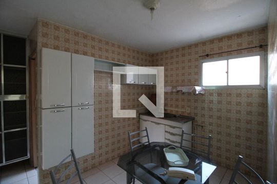 Cozinha de apartamento para alugar com 2 quartos, 48m² em Conjunto Habitacional Padre Manoel da Nóbrega, São Paulo