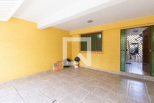 Garagem de casa à venda com 3 quartos, 132m² em Cidade das Flores, Osasco